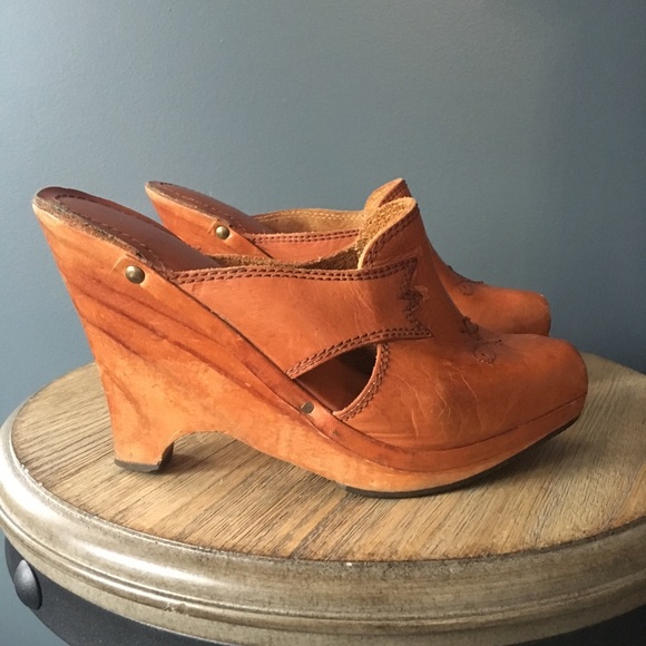 70s wooden clogs